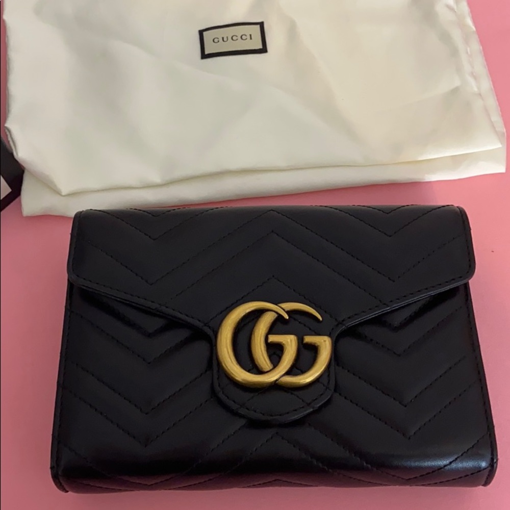 Gucci wallet on a chain